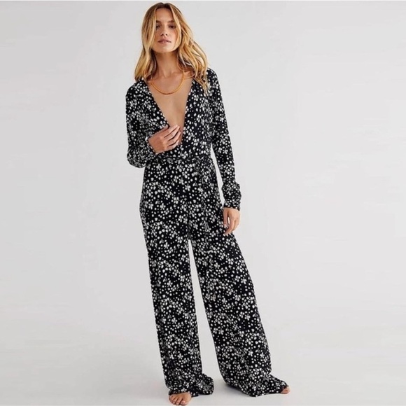 FREE PEOPLE Effortless Jumpsuit in Dark Combo Size 8 NWT - Picture 1 of 6